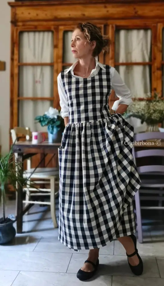 Grembiule in cotone a quadri blu e panna (Ref. 488) grembiule donna tessuti moderni
