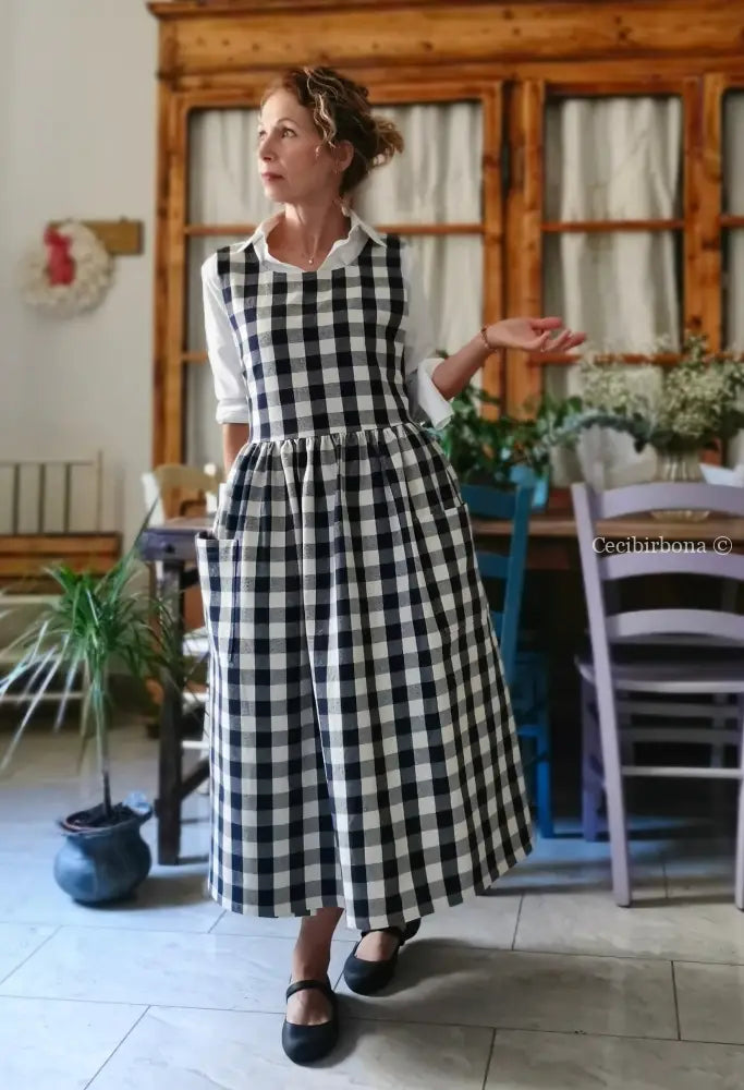 Grembiule in cotone a quadri blu e panna (Ref. 488) grembiule donna tessuti moderni