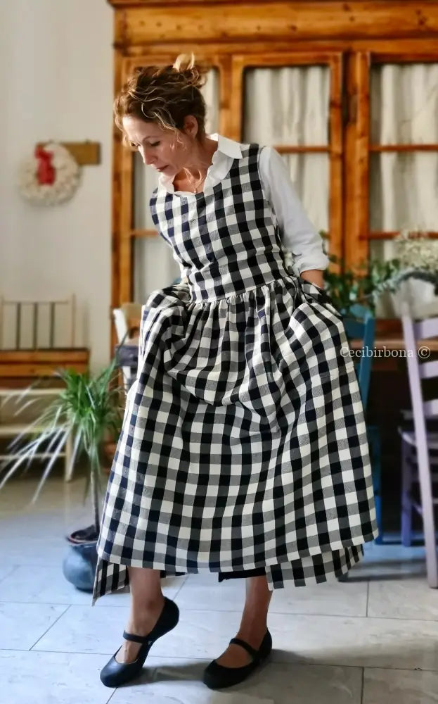 Grembiule in cotone a quadri blu e panna (Ref. 488) grembiule donna tessuti moderni