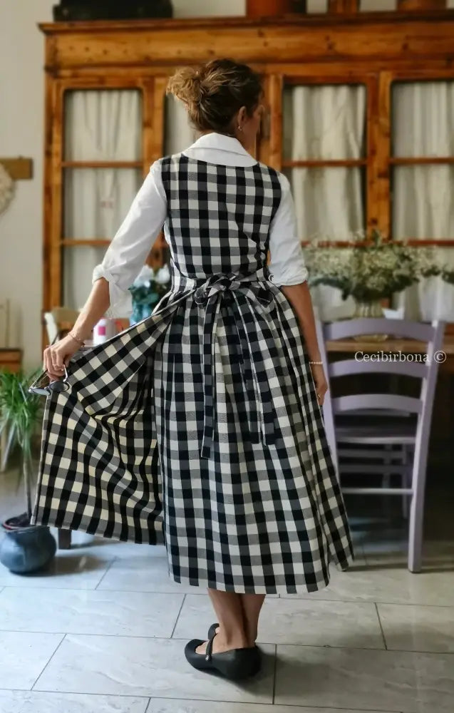 Grembiule in cotone a quadri blu e panna (Ref. 488) grembiule donna tessuti moderni