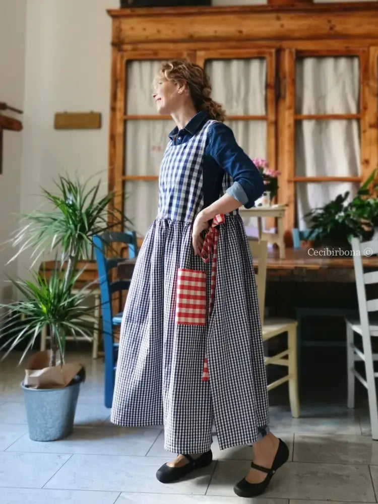 Grembiule in cotone a quadri blu e rossi (Ref. 392) grembiule donna tessuti moderni