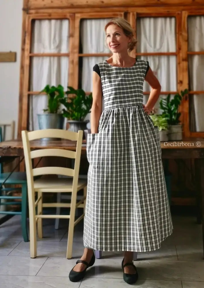 Grembiule in cotone a quadri tartan neri e panna (Ref. 182) grembiule donna tessuti moderni