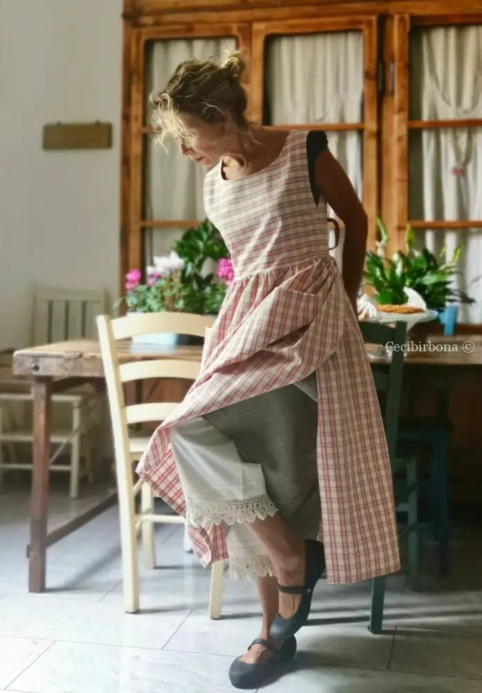 Grembiule in cotone a quadri tartan rosa e panna con lacci coordinati (Ref. 320) grembiule donna tessuti moderni