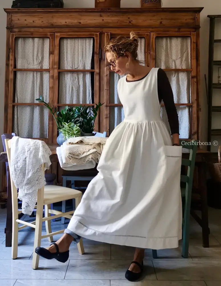 Grembiule in cotone antico con monogramma GR e sfilatura (Ref. 136) grembiule donna tessuti antichi