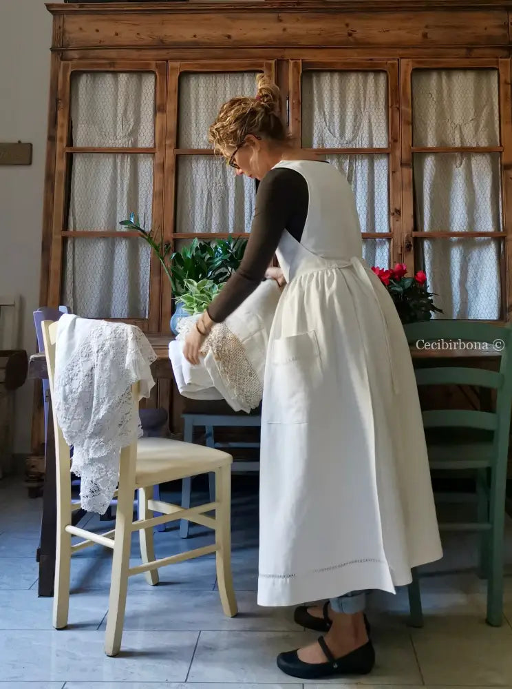 Grembiule in cotone antico con monogramma GR e sfilatura (Ref. 136) grembiule donna tessuti antichi