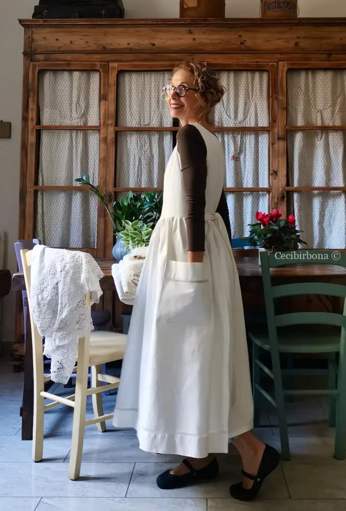 Grembiule in cotone antico con monogramma GR e sfilatura (Ref. 136) grembiule donna tessuti antichi