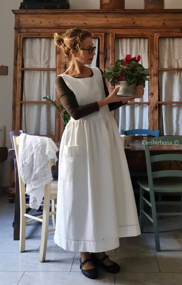 Grembiule in cotone antico con monogramma GR e sfilatura (Ref. 136) grembiule donna tessuti antichi