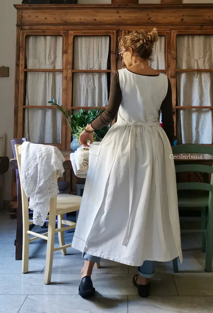 Grembiule in cotone antico con monogramma GR e sfilatura (Ref. 136) grembiule donna tessuti antichi