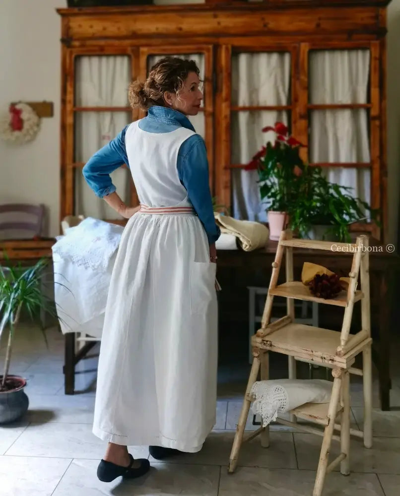 Grembiule in cotone antico con monogramma TS e sfilatura (Ref. 476) grembiule donna tessuti antichi