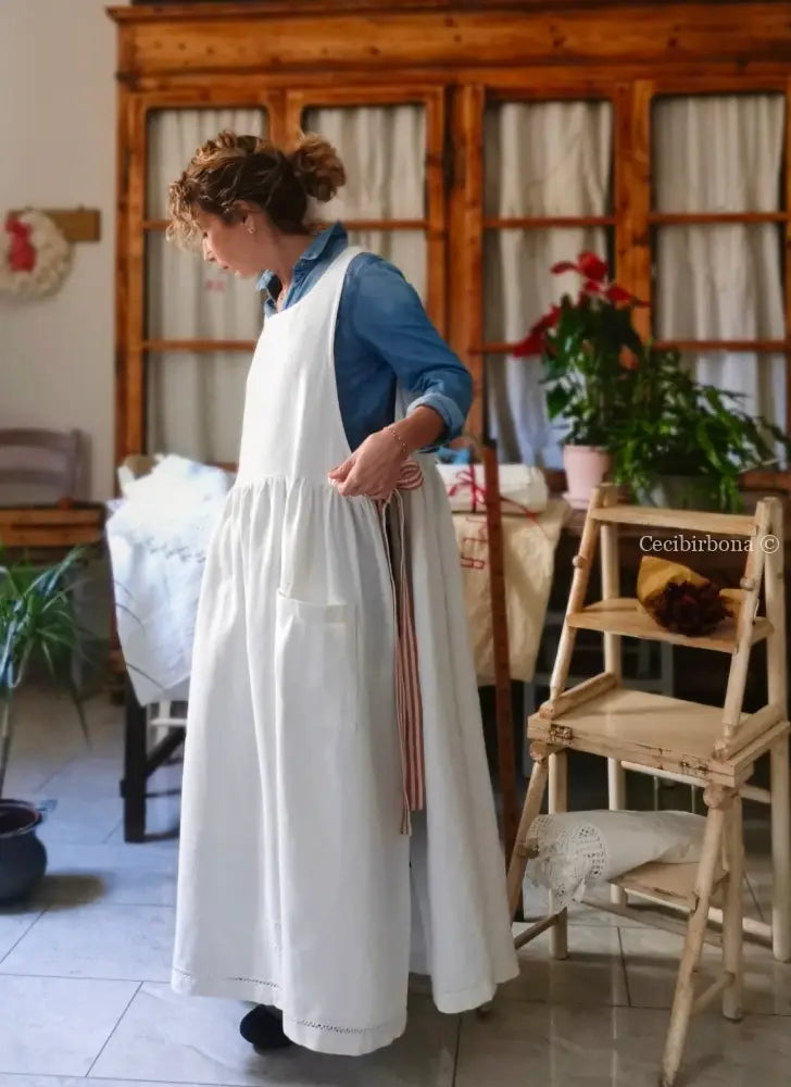 Grembiule in cotone antico con monogramma TS e sfilatura (Ref. 476) grembiule donna tessuti antichi