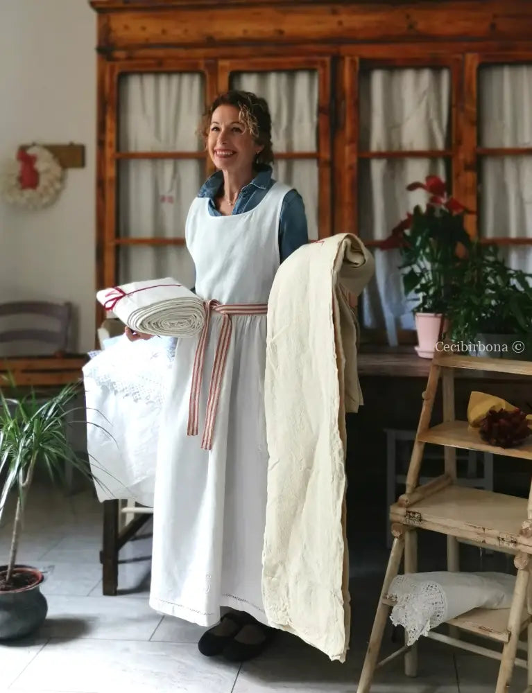 Grembiule in cotone antico con monogramma TS e sfilatura (Ref. 476) grembiule donna tessuti antichi
