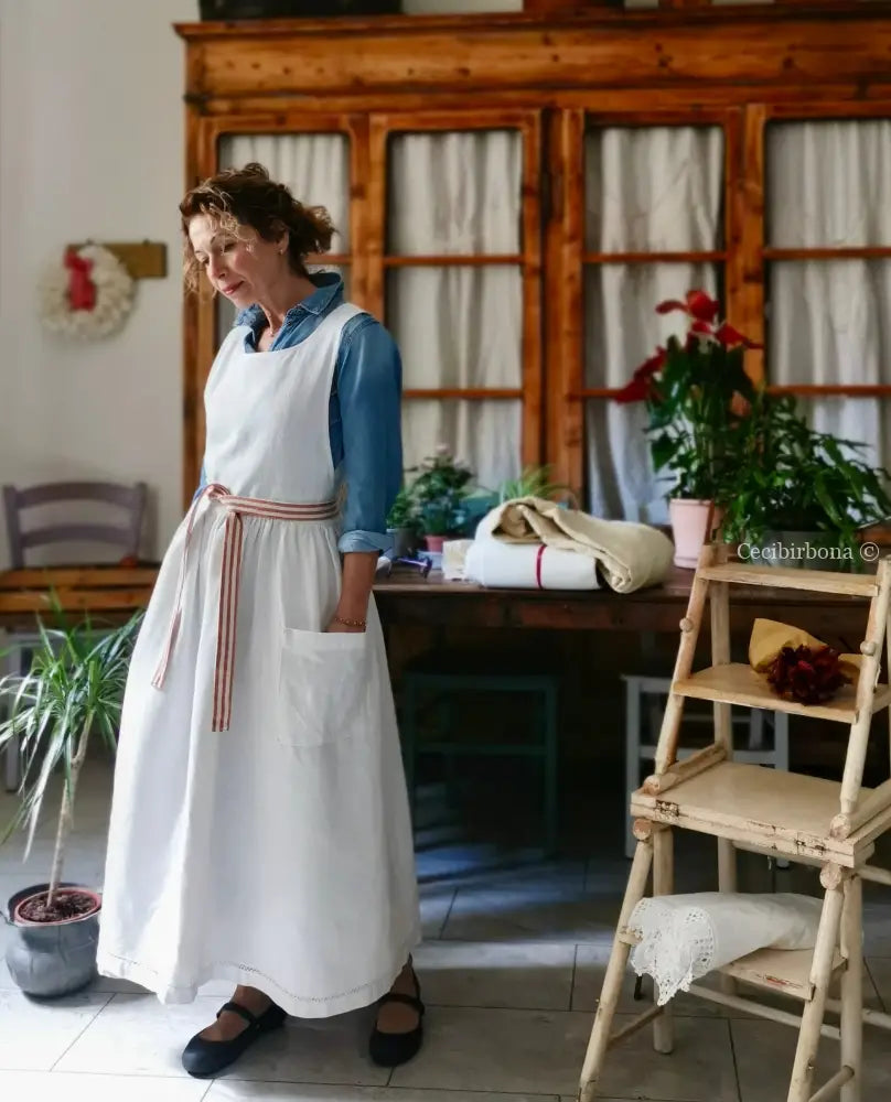 Grembiule in cotone antico con monogramma TS e sfilatura (Ref. 476) grembiule donna tessuti antichi