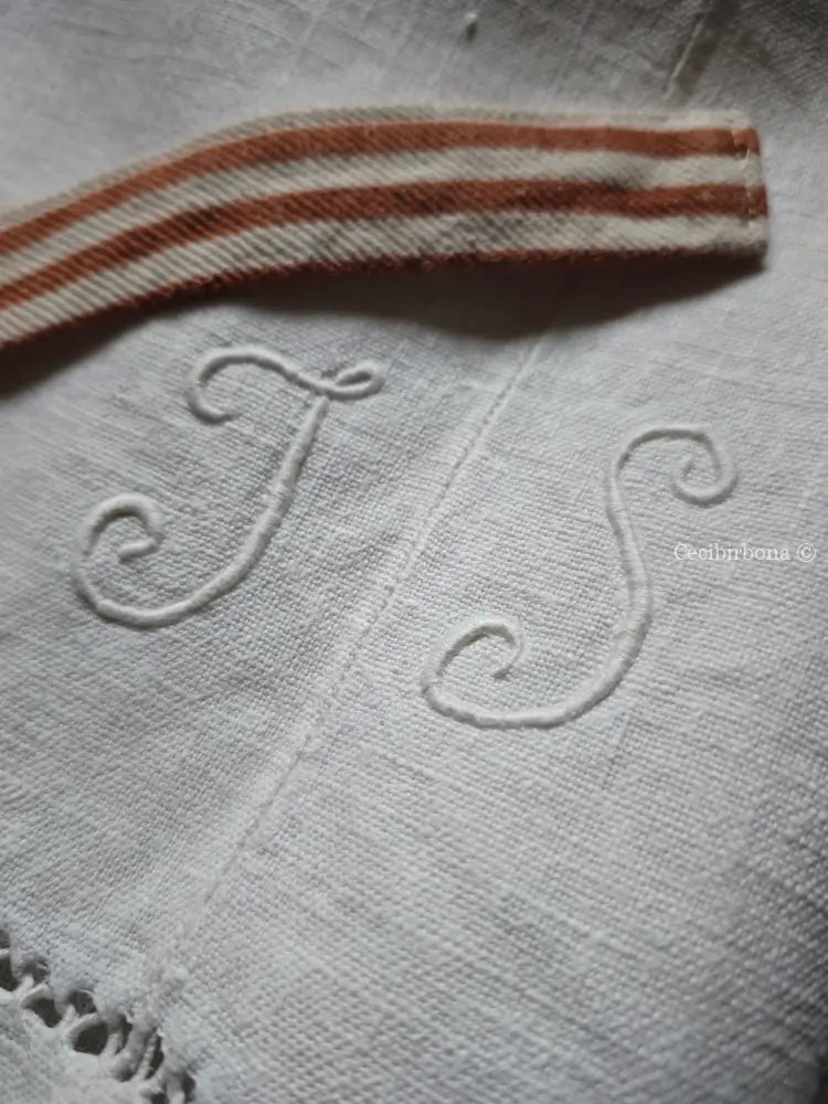 Grembiule in cotone antico con monogramma TS e sfilatura (Ref. 476) grembiule donna tessuti antichi