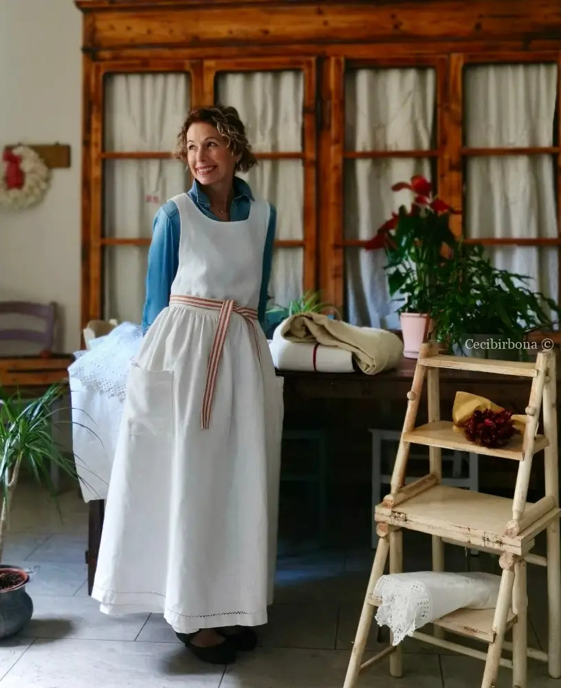 Grembiule in cotone antico con monogramma TS e sfilatura (Ref. 476) grembiule donna tessuti antichi