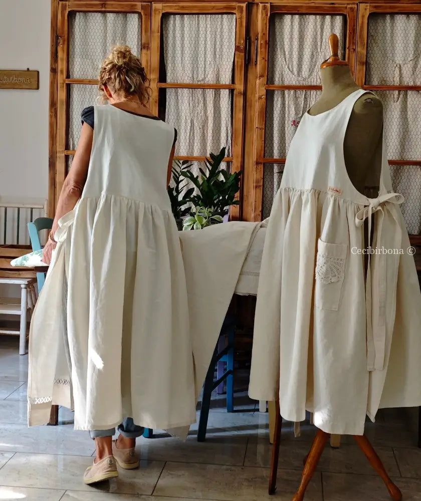 Grembiule in cotone con monogramma MT e sfilatura (Ref. 199) grembiule donna tessuti antichi