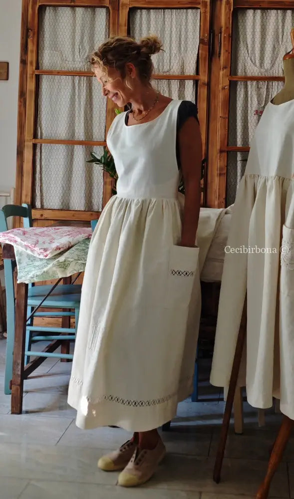 Grembiule in cotone con monogramma MT e sfilatura (Ref. 199) grembiule donna tessuti antichi