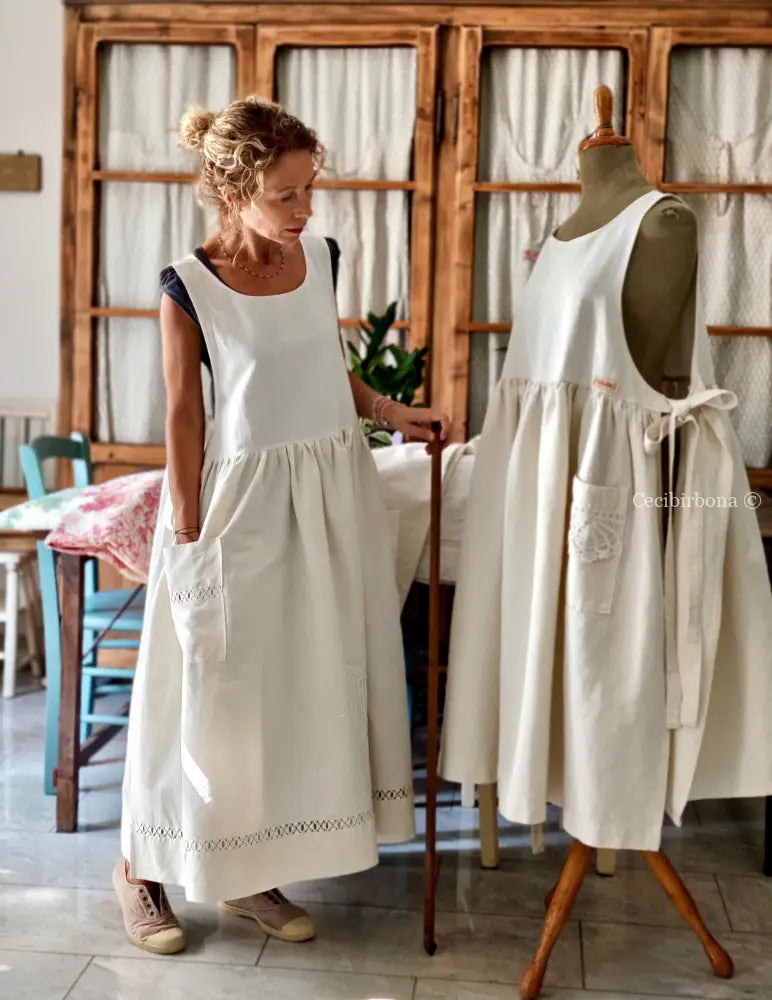 Grembiule in cotone con monogramma MT e sfilatura (Ref. 199) grembiule donna tessuti antichi