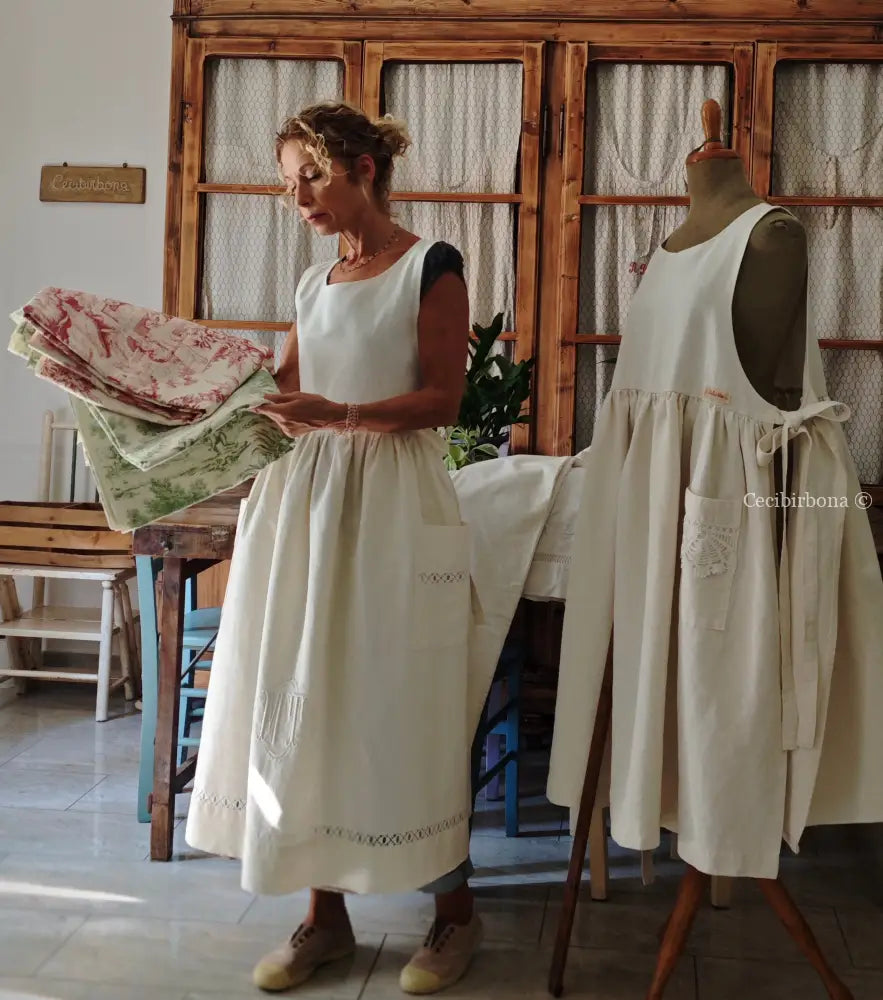 Grembiule in cotone con monogramma MT e sfilatura (Ref. 199) grembiule donna tessuti antichi