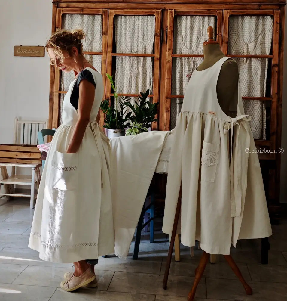 Grembiule in cotone con monogramma MT e sfilatura (Ref. 199) grembiule donna tessuti antichi