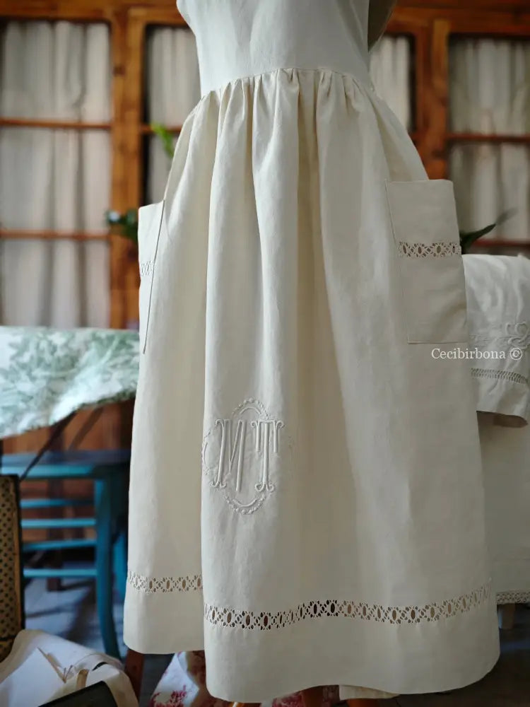 Grembiule in cotone con monogramma MT e sfilatura (Ref. 199) grembiule donna tessuti antichi