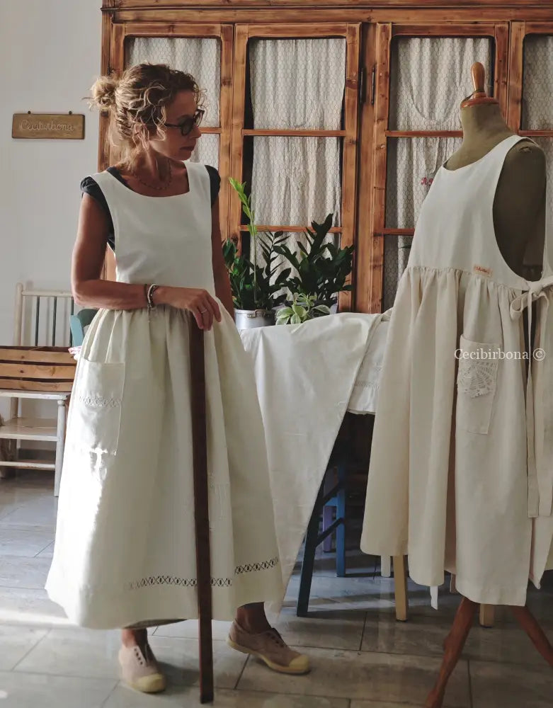 Grembiule in cotone con monogramma MT e sfilatura (Ref. 199) grembiule donna tessuti antichi