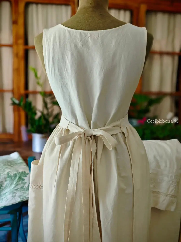 Grembiule in cotone con monogramma MT e sfilatura (Ref. 199) grembiule donna tessuti antichi