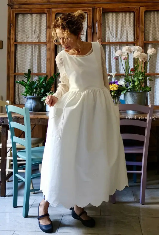 Grembiule in cotone con smerlo e monogramma NM (Ref. 152) grembiule donna tessuti antichi