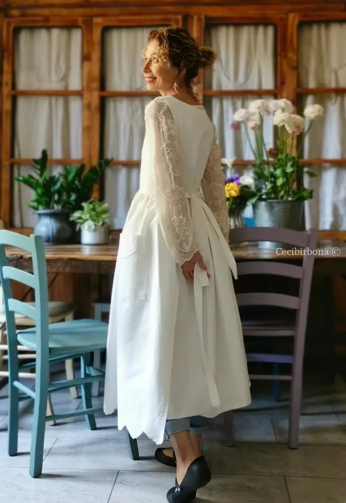 Grembiule in cotone con smerlo e monogramma NM (Ref. 152) grembiule donna tessuti antichi