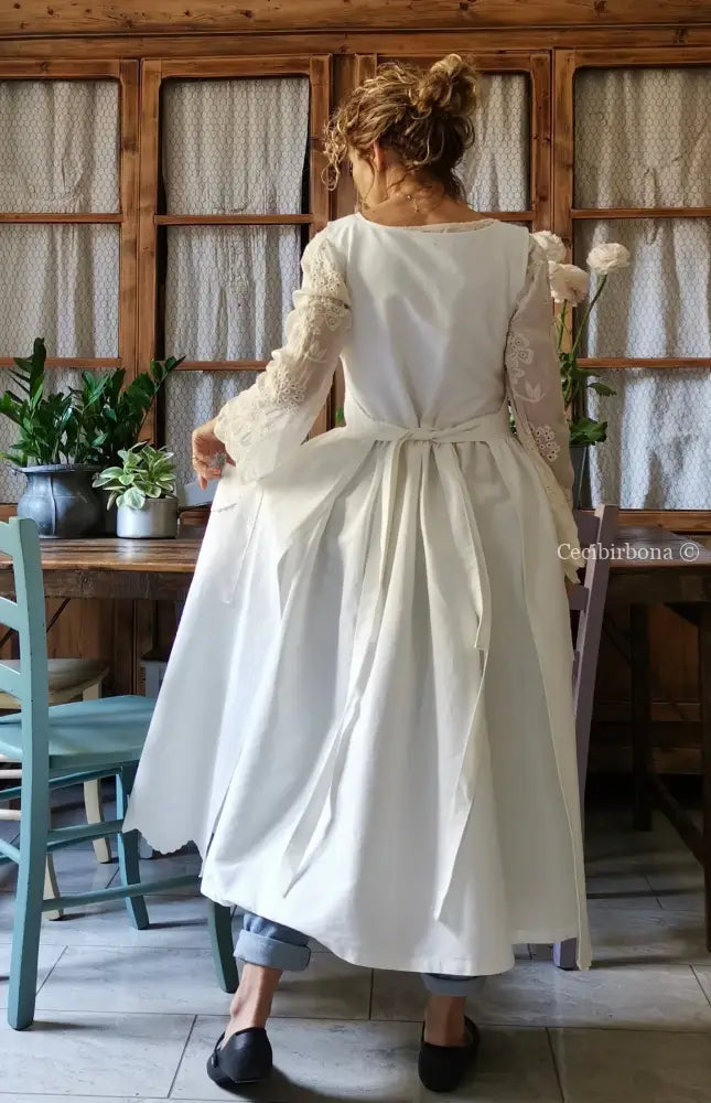 Grembiule in cotone con smerlo e monogramma NM (Ref. 152) grembiule donna tessuti antichi