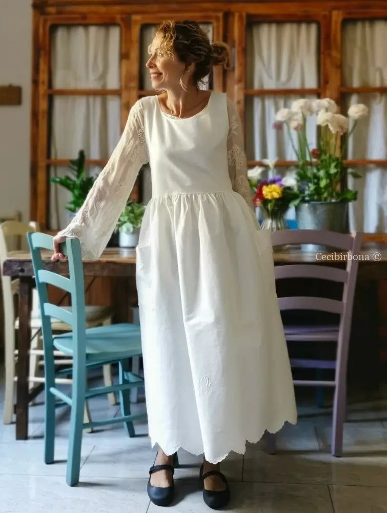 Grembiule in cotone con smerlo e monogramma NM (Ref. 152) grembiule donna tessuti antichi