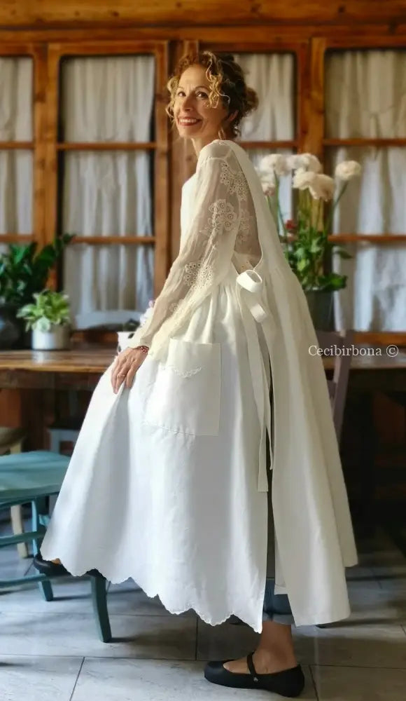 Grembiule in cotone con smerlo e monogramma NM (Ref. 152) grembiule donna tessuti antichi