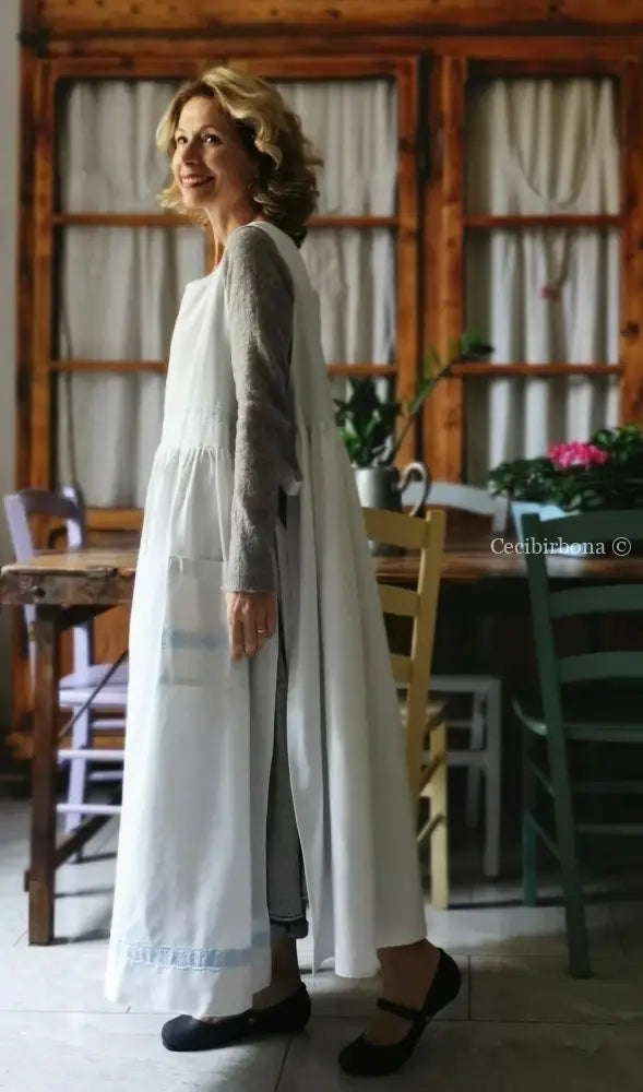 Grembiule in cotone e lino con passamaneria celeste (Ref. 157) grembiule donna in tessuto antico