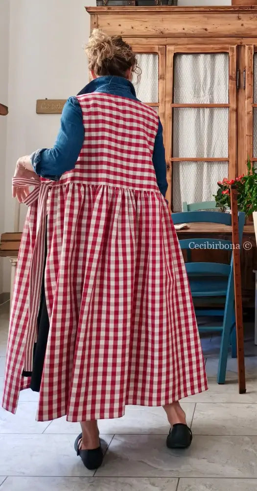Grembiule in cotone patchwork a quadri rosso ciliegia e righe (Ref. 509) - grembiule donna tessuti moderni