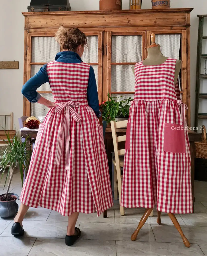 Grembiule in cotone patchwork a quadri rosso ciliegia e righe (Ref. 509) - grembiule donna tessuti moderni