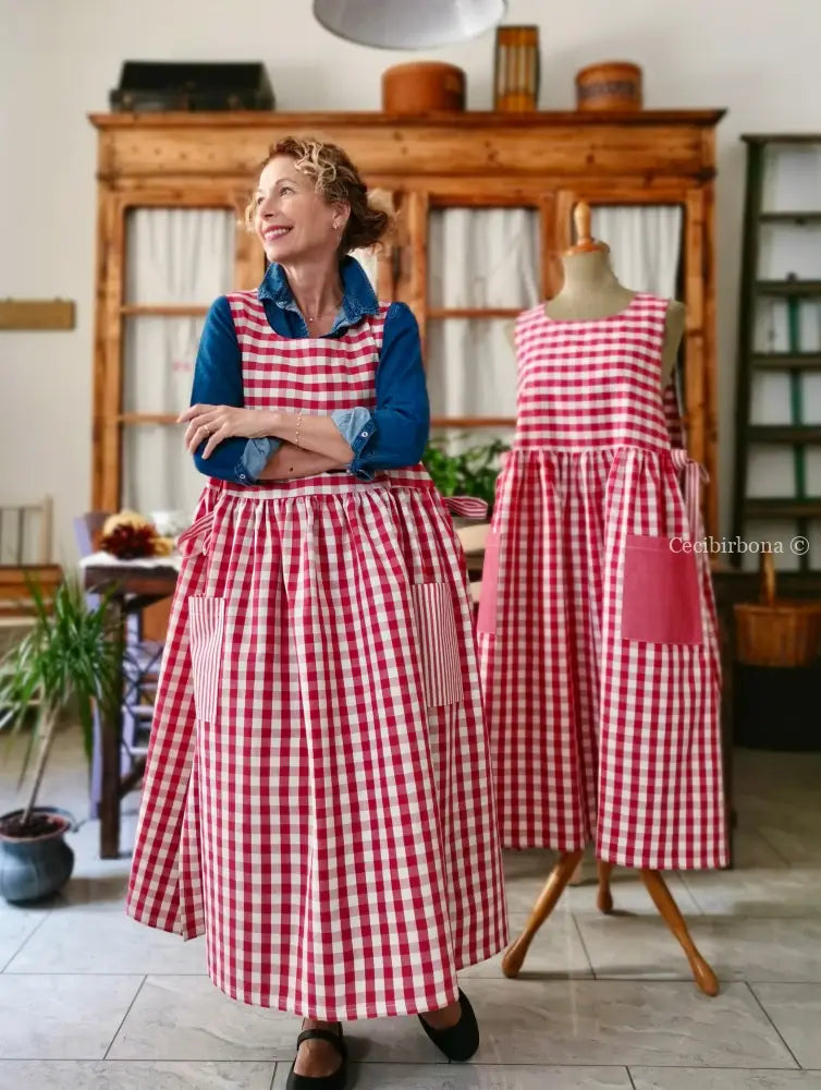 Grembiule in cotone patchwork a quadri rosso ciliegia e righe (Ref. 509) - grembiule donna tessuti moderni