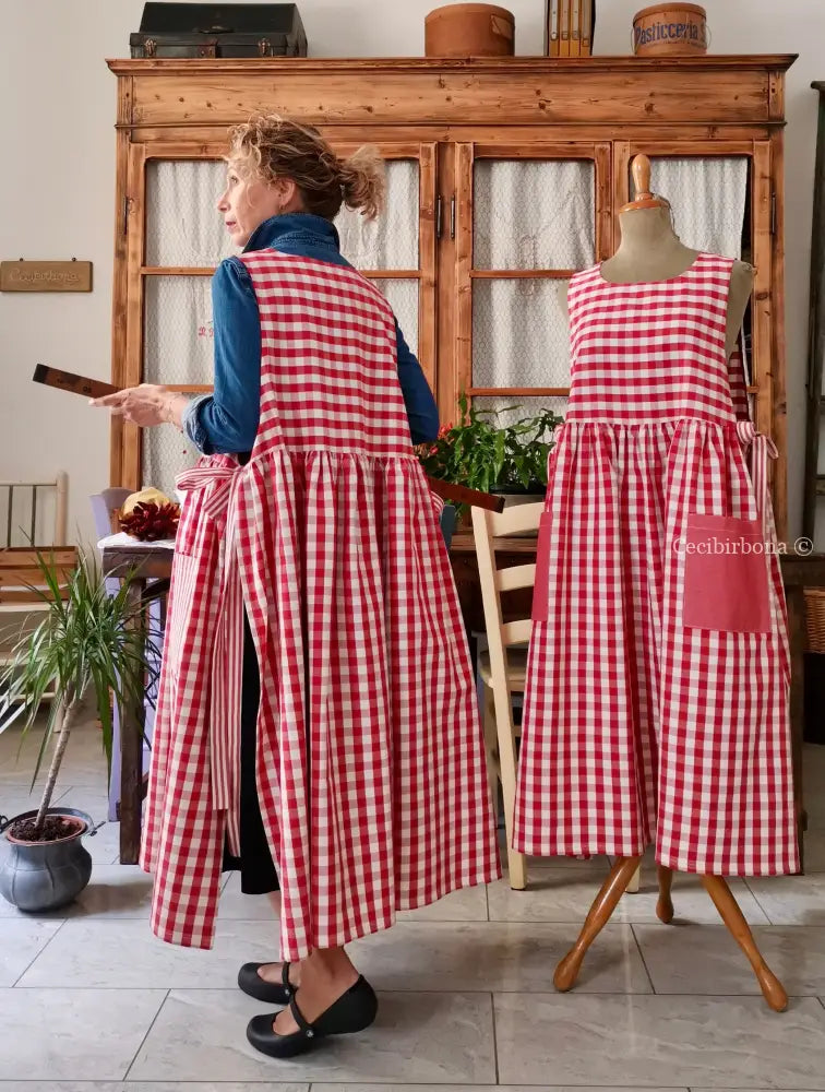 Grembiule in cotone patchwork a quadri rosso ciliegia e righe (Ref. 509) - grembiule donna tessuti moderni