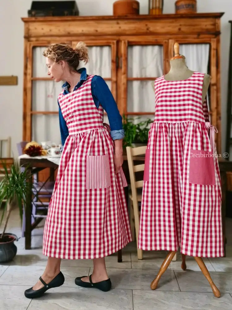 Grembiule in cotone patchwork a quadri rosso ciliegia e righe (Ref. 509) - grembiule donna tessuti moderni