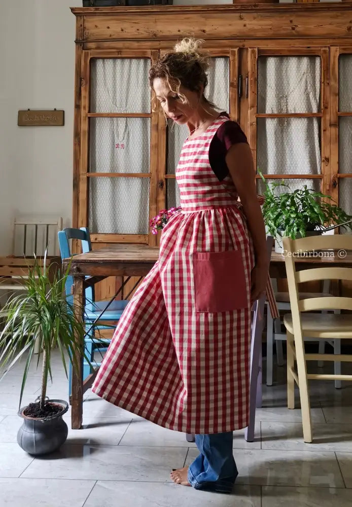 Grembiule in cotone patchwork a righe e quadri rosso ciliegia (Ref. 508) - grembiule donna tessuti moderni