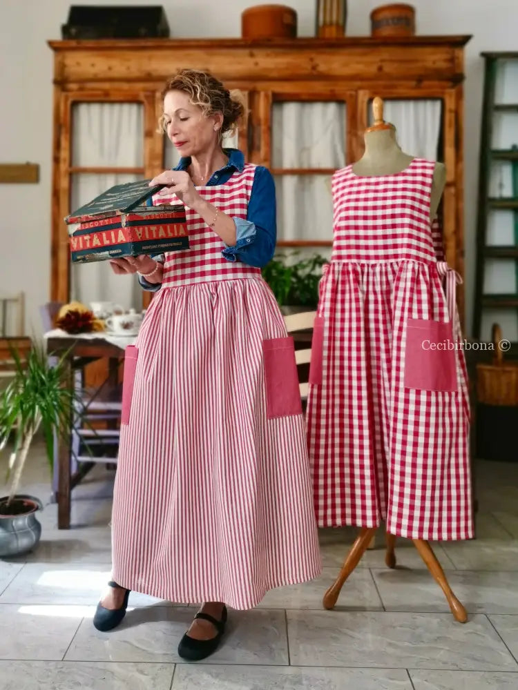 Grembiule in cotone patchwork a righe e quadri rosso ciliegia (Ref. 510) - grembiule donna tessuti moderni