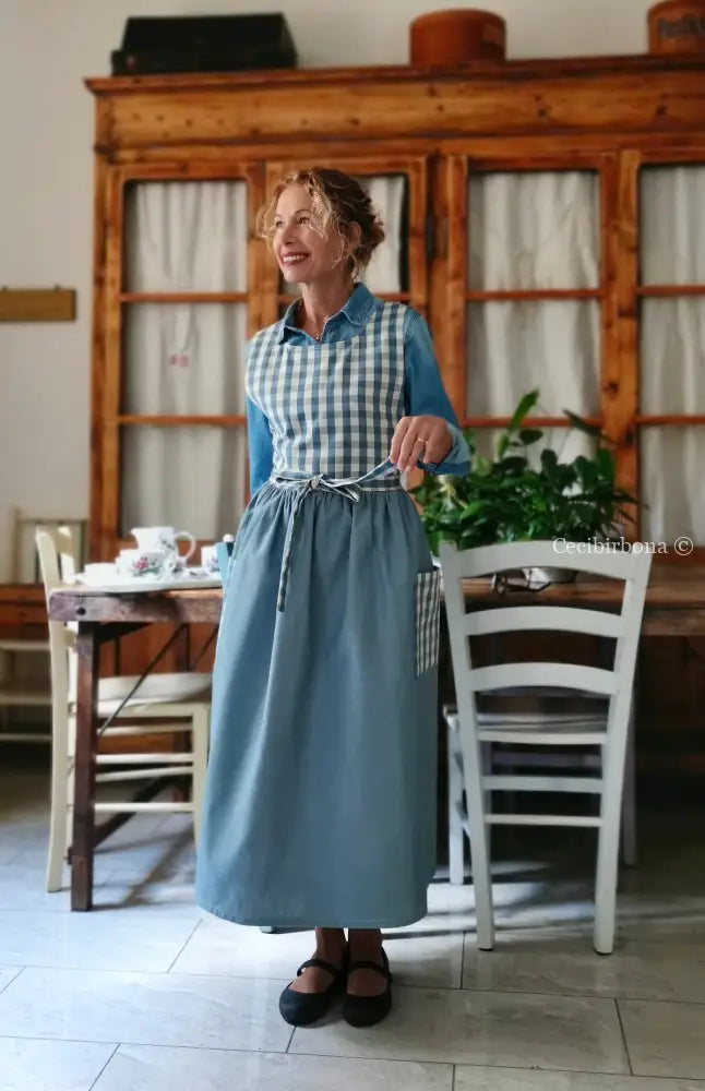 Grembiule in cotone patchwork azzurro polveroso (Ref. 401) grembiule donna tessuti moderni