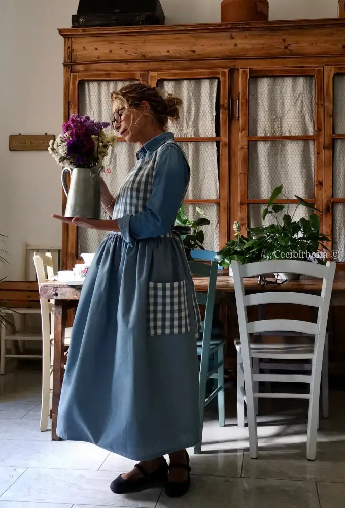 Grembiule in cotone patchwork azzurro polveroso (Ref. 401) grembiule donna tessuti moderni