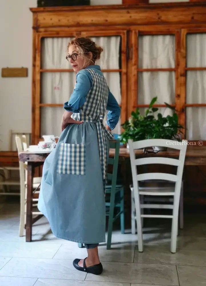 Grembiule in cotone patchwork azzurro polveroso (Ref. 401) grembiule donna tessuti moderni
