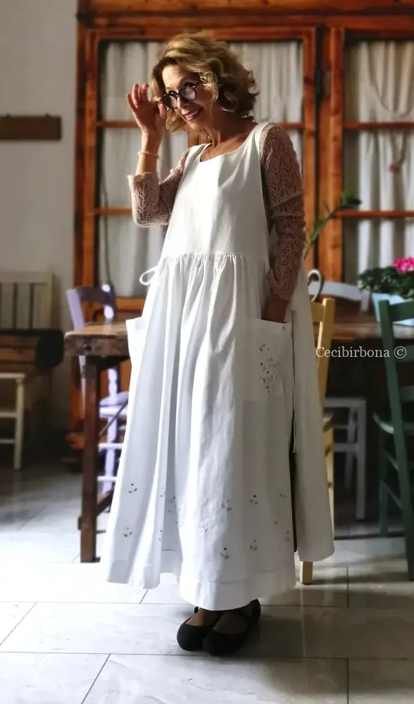 Grembiule in cotone vintage con le margherite (Rif. 156) grembiule donna in tessuto antico