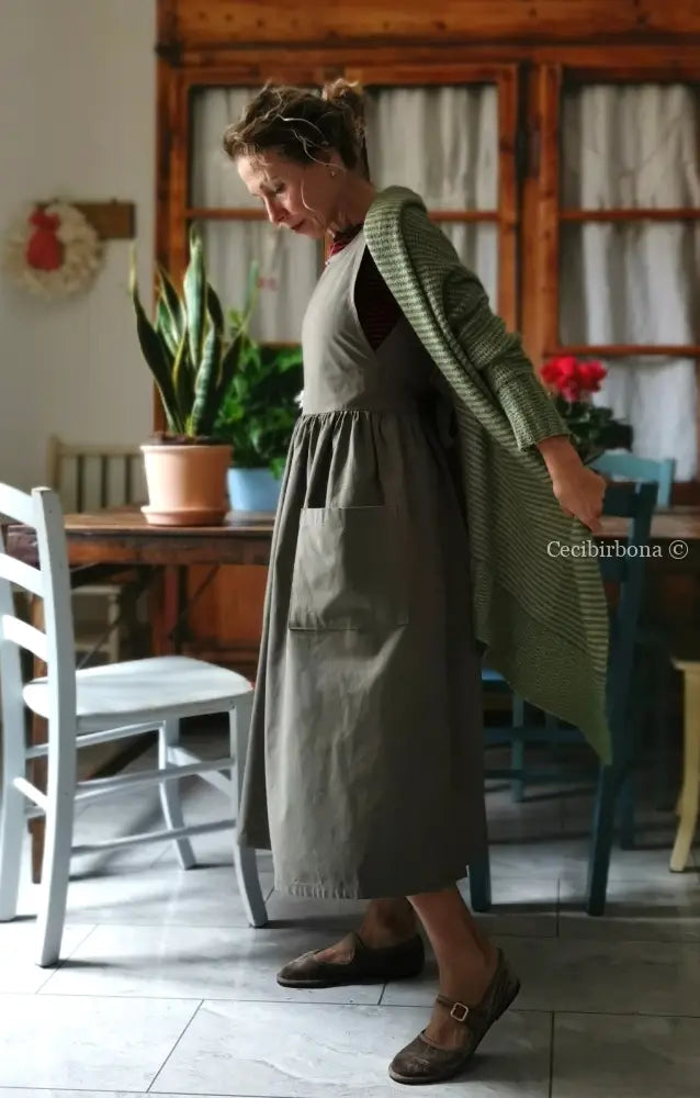 Grembiule in cotone vintage verde oliva (Ref. 452) grembiule donna tessuti moderni