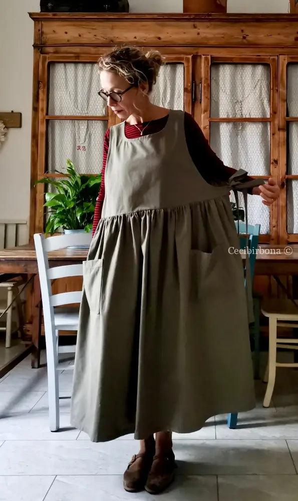 Grembiule in cotone vintage verde oliva (Ref. 452) grembiule donna tessuti moderni