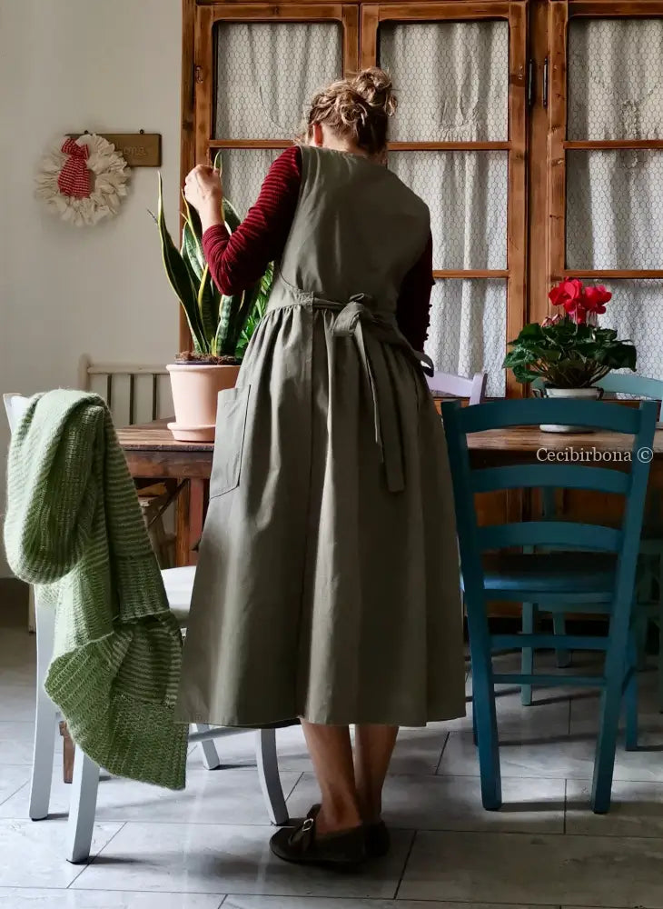 Grembiule in cotone vintage verde oliva (Ref. 452) grembiule donna tessuti moderni