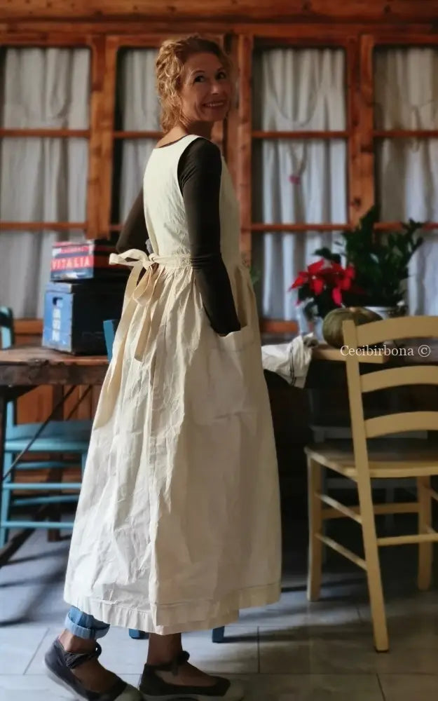 Grembiule in ghinea con monogramma celeste TM (Ref. 18) grembiule donna antico