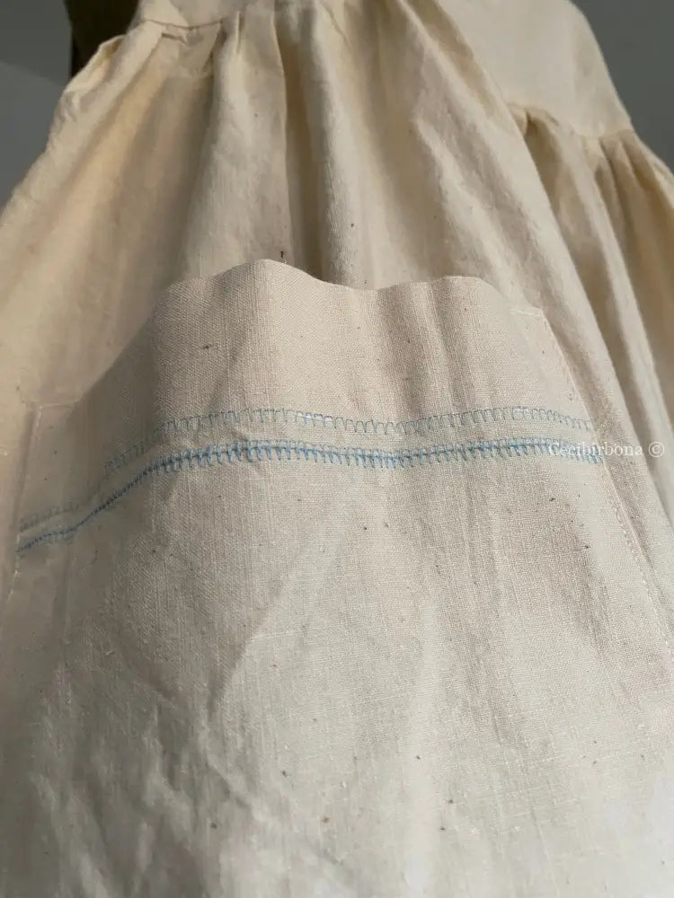 Grembiule in ghinea con monogramma celeste TM (Ref. 18) grembiule donna antico