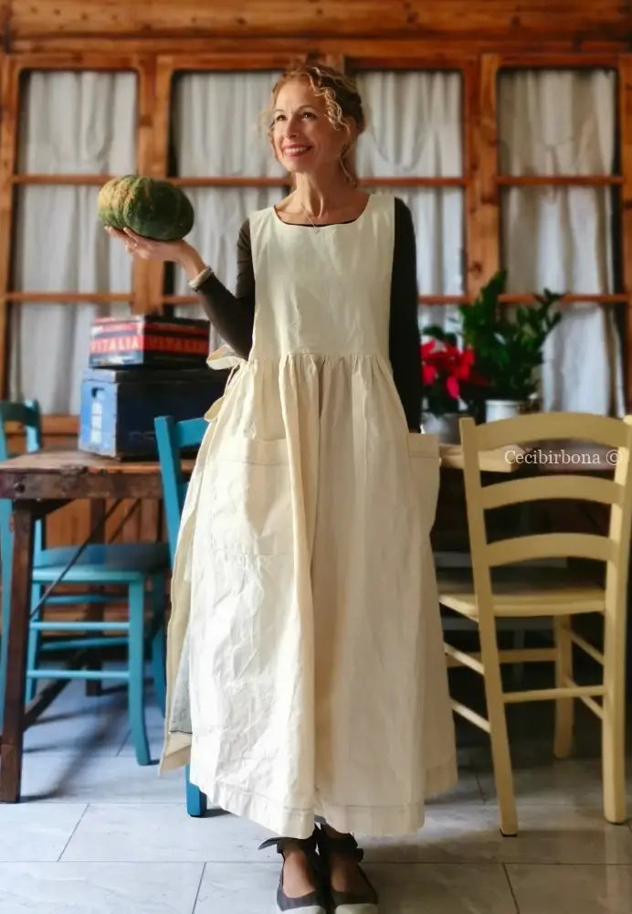 Grembiule in ghinea con monogramma celeste TM (Ref. 18) grembiule donna antico