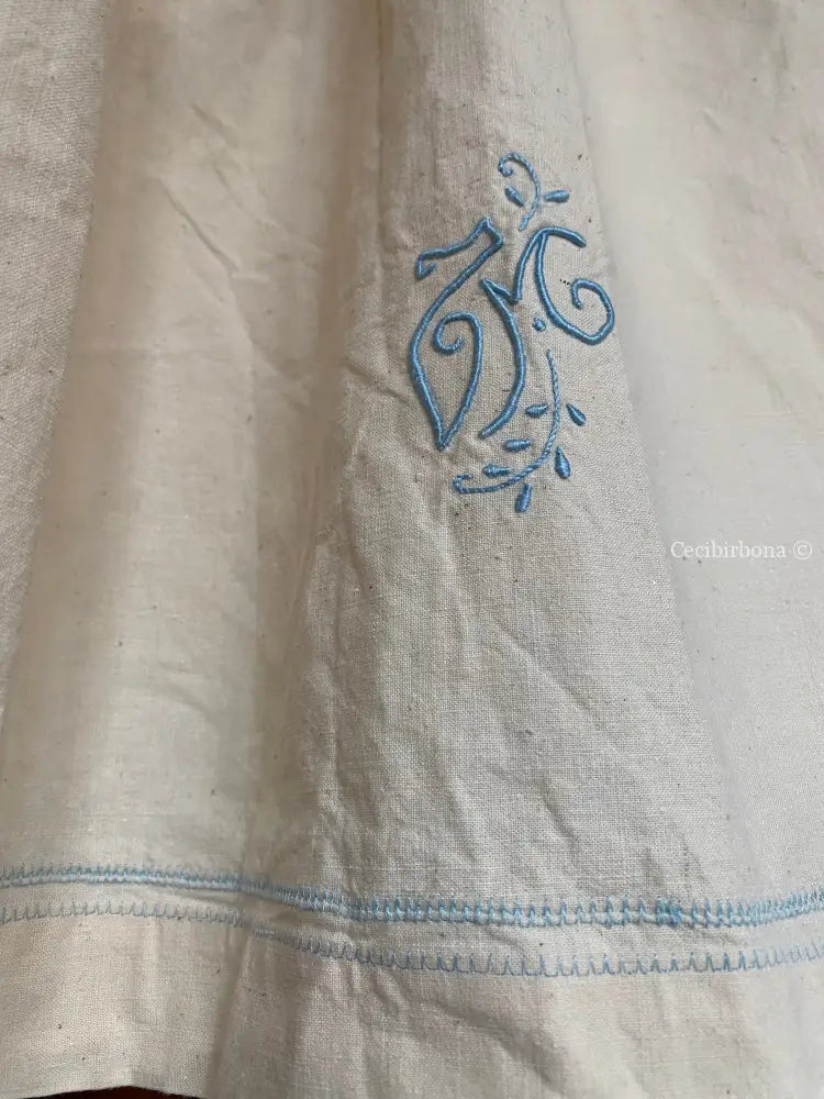 Grembiule in ghinea con monogramma celeste TM (Ref. 18) grembiule donna antico